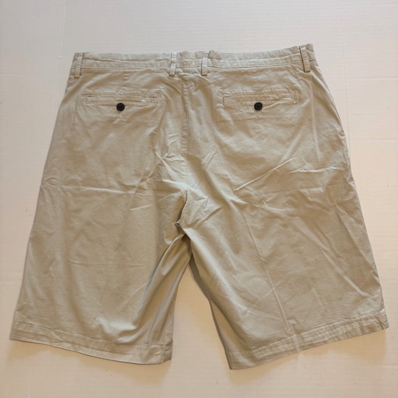 Georg Roth Chino Shorts in Sand - Picture 3 of 6